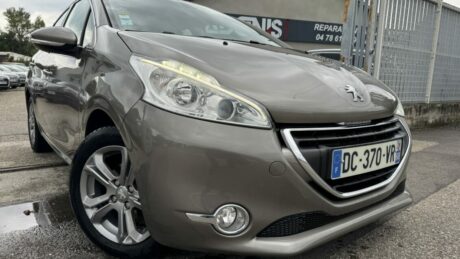 PEUGEOT 208 1.2 VTI 82 ALLURE